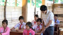 Hàng trăm thầy cô ở Nghệ An khóc ngất vì bị chuyển xuống dạy tiểu học! ảnh 3