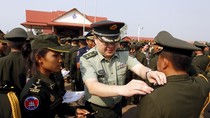 Trung Quốc tặng vũ khí hạng nặng cho quân đội Campuchia ảnh 4