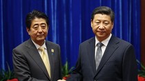 Thông điệp của Nhật hoàng và cái phao cho Thủ tướng Shinzo Abe ảnh 2