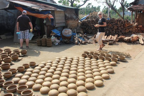 Image result for làng gốm thanh hà