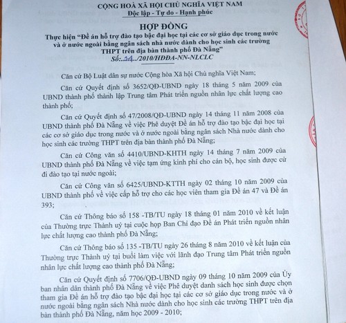 Nhân tài một đi không trở lại, chính quyền khởi kiện (GDVN) - Đến thời điểm hiện tại, Đà Nẵng đã làm đơn khởi kiện 17 nhân tài thuộc đề án 922 ra tòa, trong đó 12 vụ đã có bản án tuyên thành phố thắng.