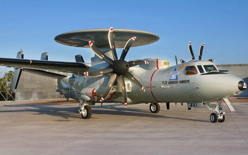 E2D_Advanced_Hawkeye_may_bay_canh_bao_so