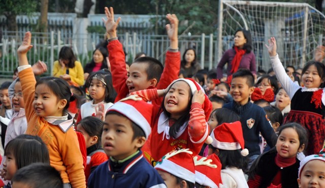 Thầy trò trường Tiểu học Ngôi sao HN tưng bừng đón Giáng sinh