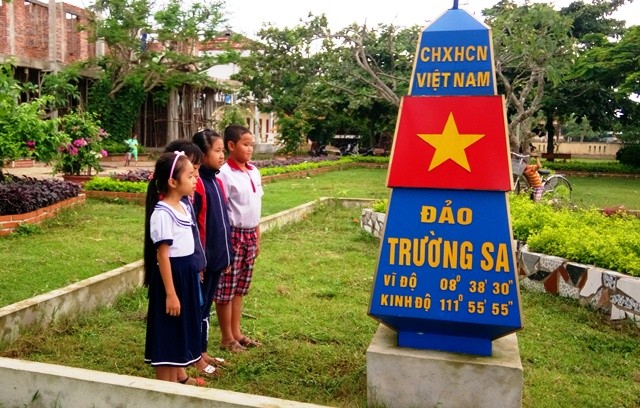 Đề xuất KL Đạo diễn thực hiện mô hình hai cột mốc chủ quyền Hoàng Sa và Trường  Sa của Việt Nam  HỘI KỶ LỤC GIA VIỆT NAM  TỔ CHỨC