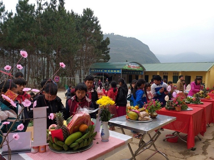 Cách trang trí mâm bánh chưng ngày Tết như thế nào?