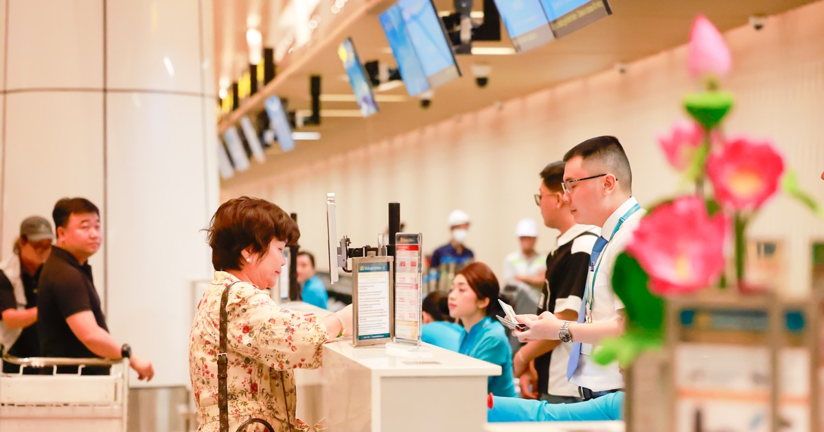 Hành khách của Vietnam Airlines “xông đất” nhà ga T3 Tân Sơn Nhất