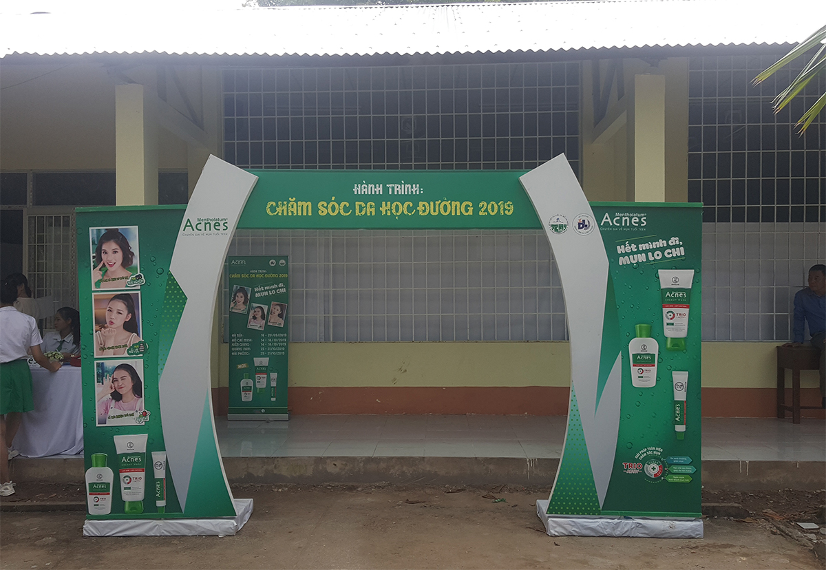 View Acnes Quảng Cáo
 PNG