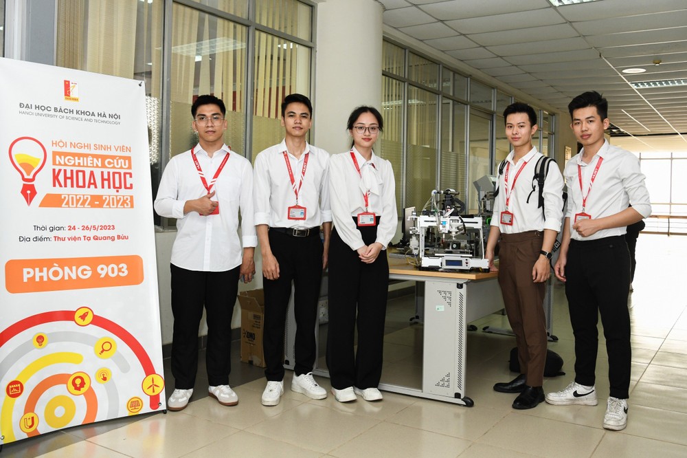 Luật số 34/2018 đã thổi vào các cơ sở giáo dục đại học một làn gió tự chủ gắn với trách nhiệm giải trình (ảnh minh họa: HUST) Luật số 34/2018 đã thổi vào các cơ sở giáo dục đại học một làn gió tự chủ gắn với trách nhiệm giải trình (ảnh minh họa: HUST)