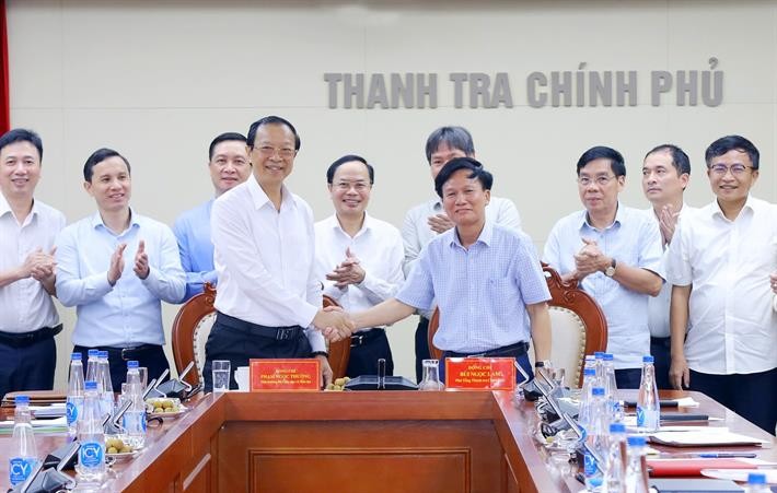 Hai bên ký kết biên bản bàn giao và tiếp nhận 3.jpg