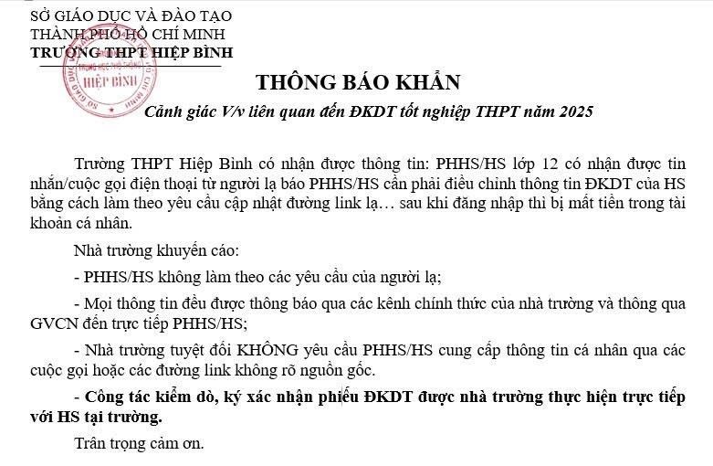 Thông báo khẩn của Trường Hiệp Bình gửi tới phụ huynh học sinh lớp 12 (ảnh chụp màn hình) thongbaoHiepBinh.jpg