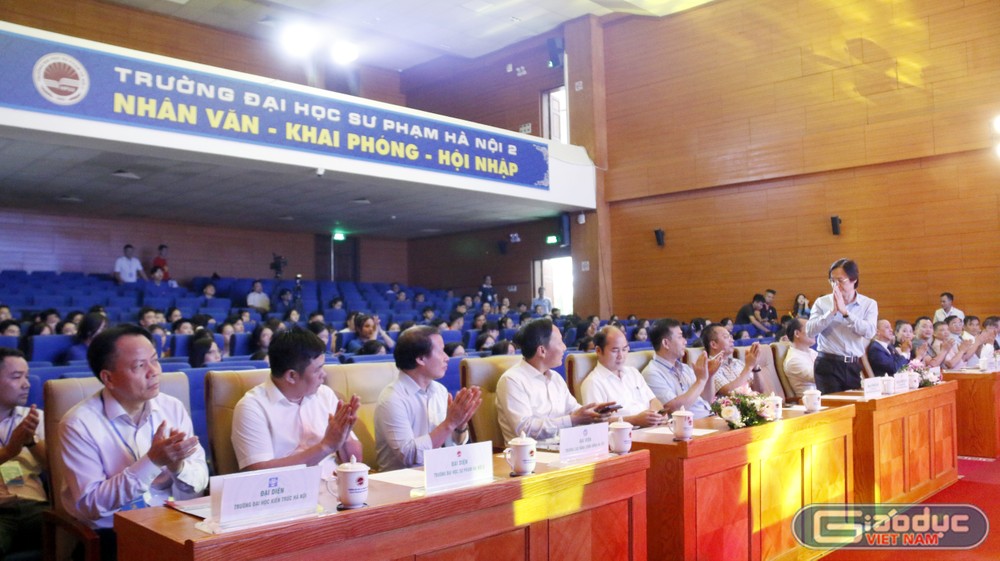 Các đại biểu tham dự tại Hội diễn văn nghệ Cụm V chào mừng kỷ niệm 70 năm Giải phóng Thủ đô. GDVN_db.jpg