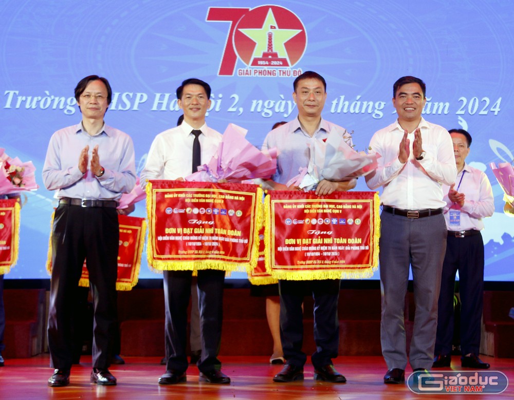 2 giải Nhì toàn đoàn. GDVN_nhì.jpg