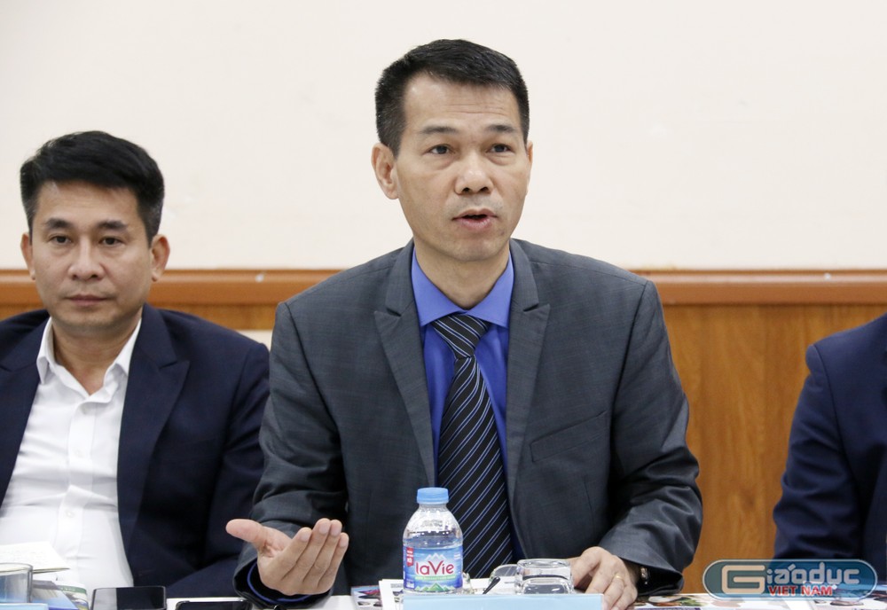 Phó Giáo sư, Tiến sĩ Lê Vinh Hưng - Hiệu trưởng Trường Đại học Sư phạm Nghệ thuật Trung ương. GDVN_le vinh hung.jpg