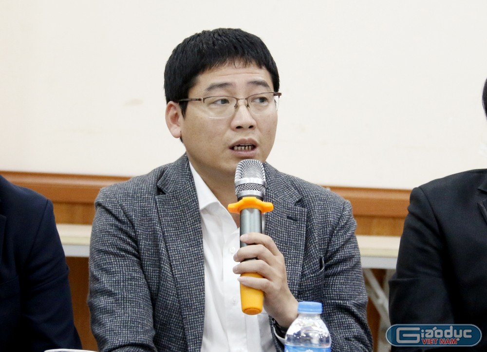Phó Giáo sư, Tiến sĩ Nguyễn Hữu Quang - Phó Hiệu trưởng Trường Đại học Kinh tế - Kỹ thuật Công nghiệp. GDVN_PGS Quang.jpg