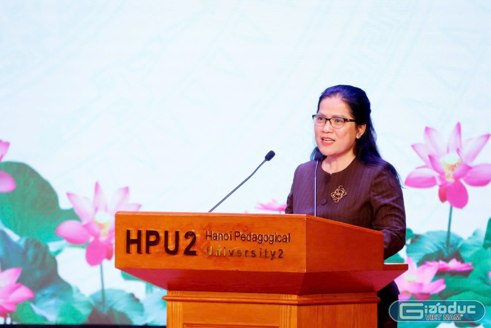 Thứ trưởng Bộ Giáo dục và Đào tạo Nguyễn Thị Kim Chi đánh giá cao những thành tích trong phong trào thi đua yêu nước giai đoạn 2020 - 2025. GDVN_TT.png
