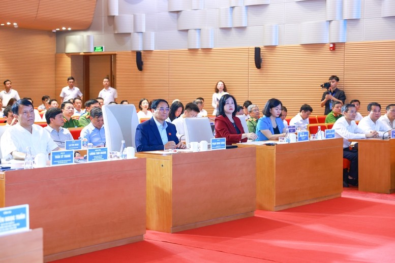 Thủ tướng Phạm Minh Chính dự Hội nghị sơ kết 6 tháng thực hiện Đề án 06 của thành phố Hà Nội. Ảnh: VGP/Nhật Bắc anh 2.jpg