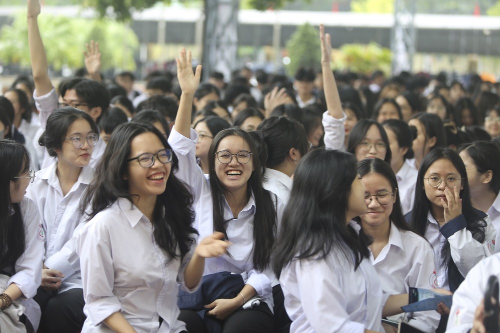 Cuộc thi hùng biện – tranh biện Tiếng nói Xanh mùa 2 dành cho học sinh trung học phổ thông trên toàn quốc. TNX 1.jpg