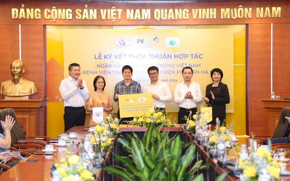 PVcomBank tài trợ chi phí sử dụng Giải pháp Quản lý Tổng thể Bệnh viện HIS-EMR cho Bệnh viện Tim Hà Nội. PVcomBank tài trợ chi phí sử dụng Giải pháp Quản lý Tổng thể Bệnh viện HIS-EMR cho Bệnh viện Tim Hà Nội.