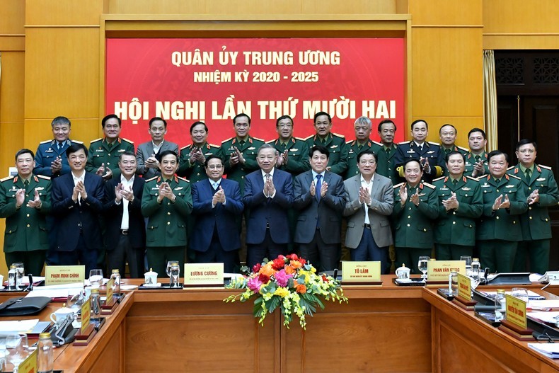 Tổng Bí thư Tô Lâm, Chủ tịch nước Lương Cường, Thủ tướng Chính phủ Phạm Minh Chính và các đồng chí lãnh đạo Đảng, Nhà nước, các đại biểu dự hội nghị. (Ảnh: Đăng Khoa) Tổng Bí thư Tô Lâm, Chủ tịch nước Lương Cường, Thủ tướng Chính phủ Phạm Minh Chính và các đồng chí lãnh đạo Đảng, Nhà nước, các đại biểu dự hội nghị. (Ảnh: Đăng Khoa)