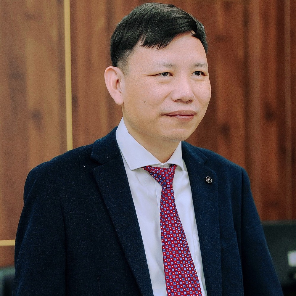 Phó Giáo sư, Tiến sĩ, Nhà giáo ưu tú Cao Cự Giác thay-Giac.jpg