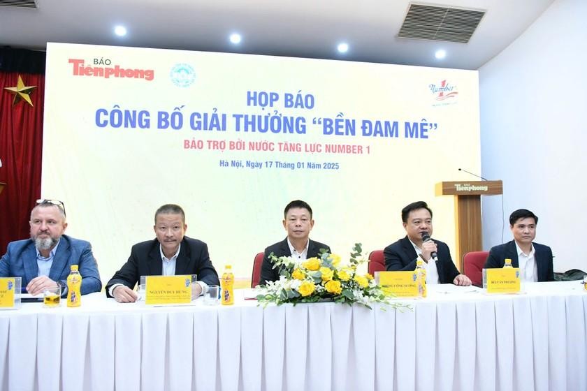Họp báo công bố giải thưởng “Bền Đam Mê” với sự đồng hành của nhãn hàng Number One. Họp báo công bố giải thưởng “Bền Đam Mê” với sự đồng hành của nhãn hàng Number One.