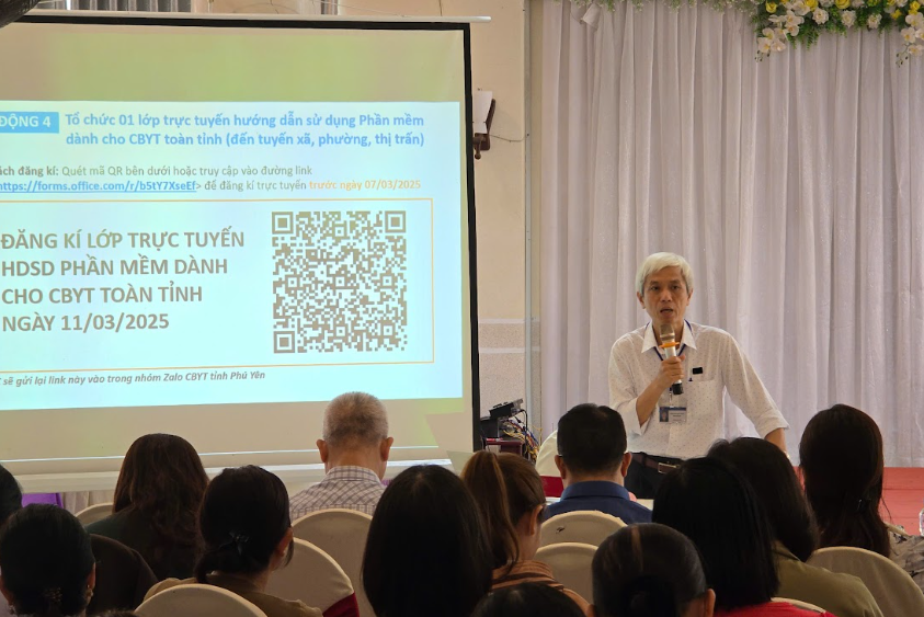 Bác sĩ Trần Duy Thuận - Phó Giám đốc Trung tâm kiểm soát bệnh tật tỉnh Phú Yên chỉ đạo triển khai Phần mềm. Bác sĩ Trần Duy Thuận - Phó Giám đốc Trung tâm kiểm soát bệnh tật tỉnh Phú Yên chỉ đạo triển khai Phần mềm.