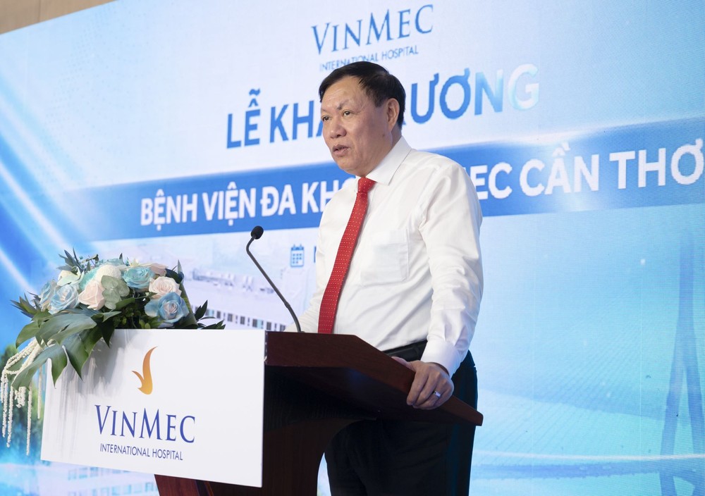 Ông Đỗ Xuân Tuyên - Thứ trưởng Bộ Y tế đánh giá cao vai trò của Vinmec Cần Thơ trong dịch vụ khám chữa bệnh chất lượng quốc tế tại Việt Nam. Anh 2 (52).JPG
