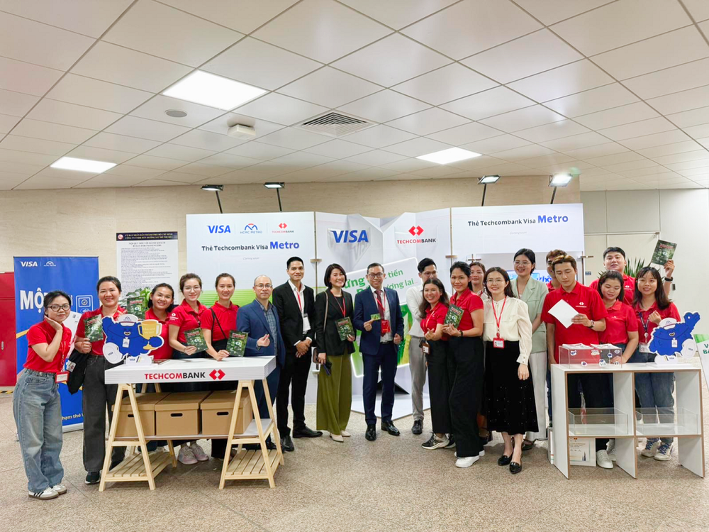 Ông Nguyễn Anh Tuấn, Giám đốc Khối Ngân hàng bán lẻ Techcombank tại sự kiện. Ông Nguyễn Anh Tuấn - GDK Ngân hàng bán lẻ tại sự kiện.png