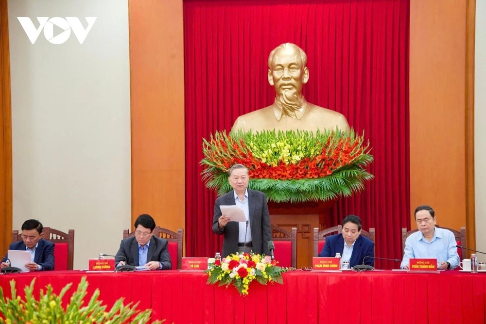 Cùng dự có Chủ tịch nước Lương Cường, Thủ tướng Phạm Minh Chính, Chủ tịch Quốc hội Trần Thanh Mẫn, Uỷ viên Bộ Chính trị, Thường trực Ban Bí thư Trần Cẩm Tú. Cùng dự có Chủ tịch nước Lương Cường, Thủ tướng Phạm Minh Chính, Chủ tịch Quốc hội Trần Thanh Mẫn, Uỷ viên Bộ Chính trị, Thường trực Ban Bí thư Trần Cẩm Tú.