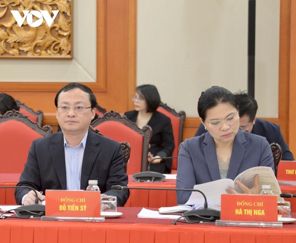 Ông Đỗ Tiến Sỹ, Tổng Giám đốc Đài Tiếng nói Việt Nam tại phiên họp. Ông Đỗ Tiến Sỹ, Tổng Giám đốc Đài Tiếng nói Việt Nam tại phiên họp.