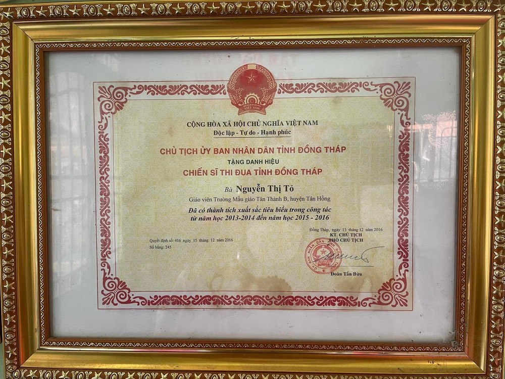 Một số thành tích tiêu biểu của cô Nguyễn Thị Tỏ đã đạt được trong những năm công tác. Một số thành tích tiêu biểu của cô Nguyễn Thị Tỏ đã đạt được trong những năm công tác.