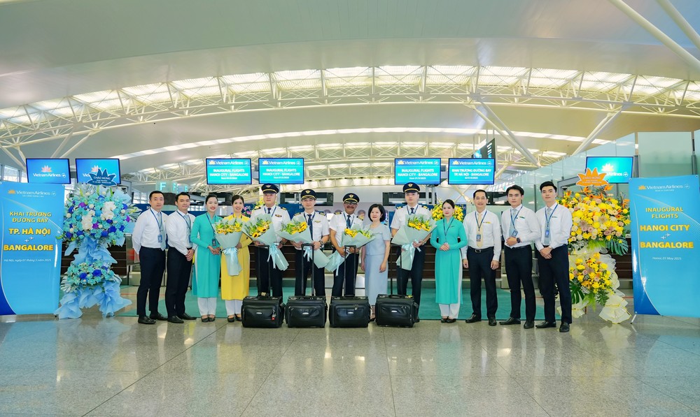 Vietnam Airlines chính thức khai trương đường bay thẳng kết nối Hà Nội với Bengaluru, trung tâm công nghệ hàng đầu của Ấn Độ. Ảnh 2_ Vietnam Airlines chính thức khai trương đường bay thẳng kết nối Hà Nội với Bengaluru, trung tâm công nghệ hàng đầu của Ấn Độ.jpg