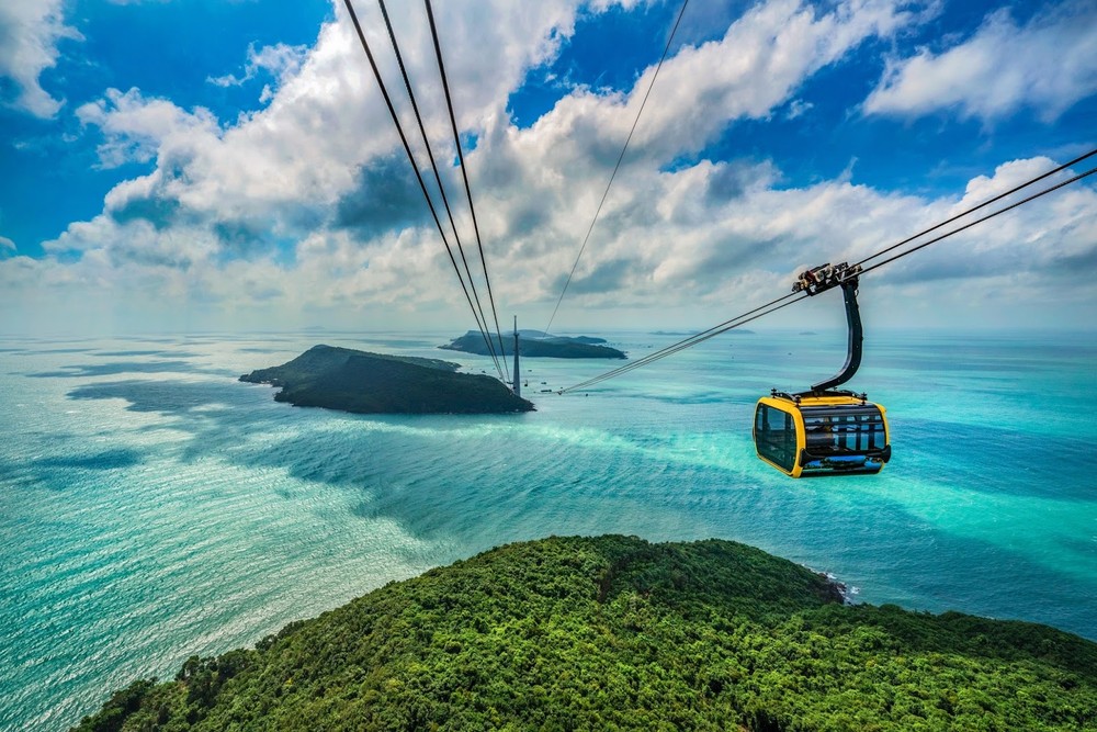 Sun Group cam kết mang đến những trải nghiệm đặc quyền cho hành khách của Emirates. Sun Group cam kết mang đến những trải nghiệm đặc quyền cho hành khách của Emirates.