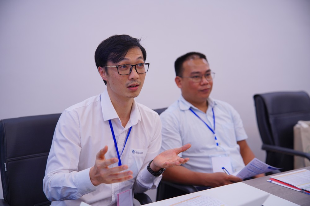 Giảng viên Trường Quốc tế tham gia với tư cách là chủ trì tại 2 phiên song song. 5.jpg