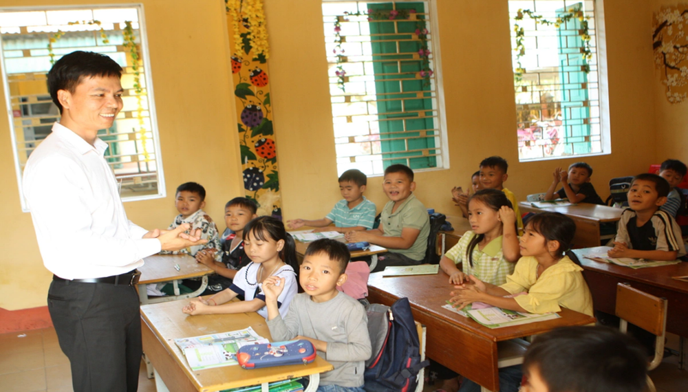 Thầy Trịnh Xuân Huy mở lớp dạy kỹ năng sống miễn phí cho học sinh từ năm 2014. Picture2.png