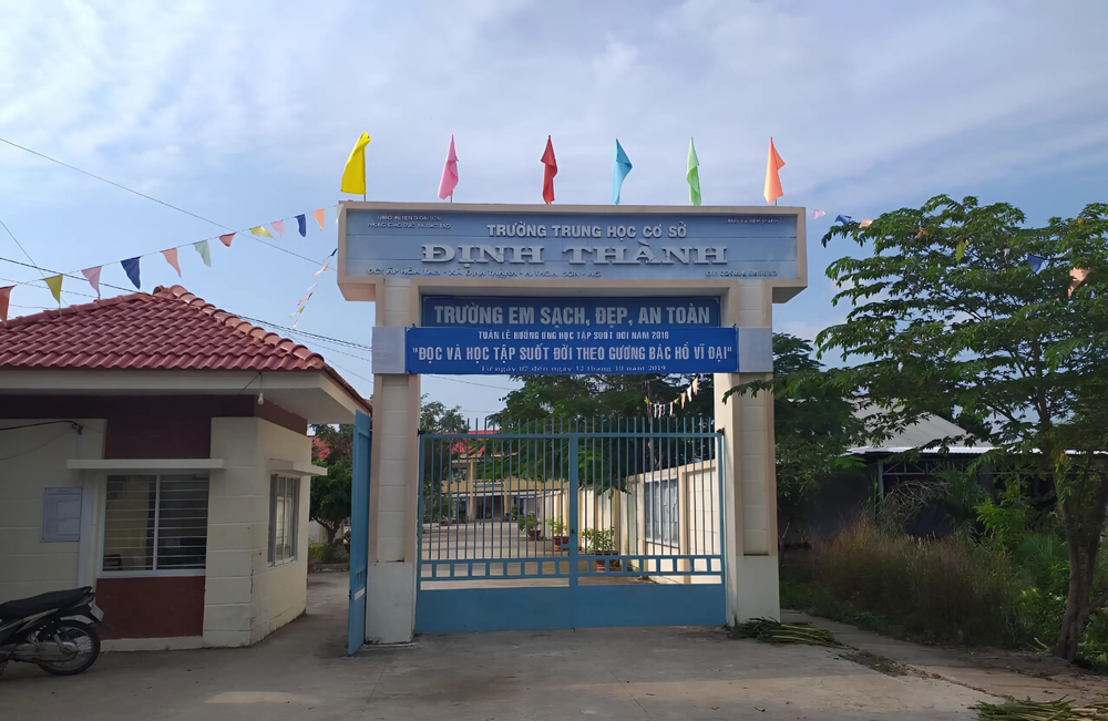 Trường Trung học cơ sở Định Thành (xã Định Thành, huyện Thoại Sơn, tỉnh An Giang). Ảnh: website nhà trường snapedit_1745937797109.jpeg