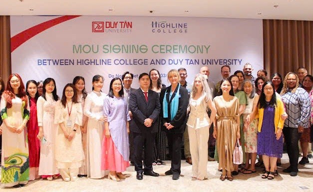 Sự hợp tác giữa hai bên hứa hẹn sẽ đem lại một hệ sinh thái giáo dục hiện đại mang tính toàn cầu. DH Duy Tan 4.jpg