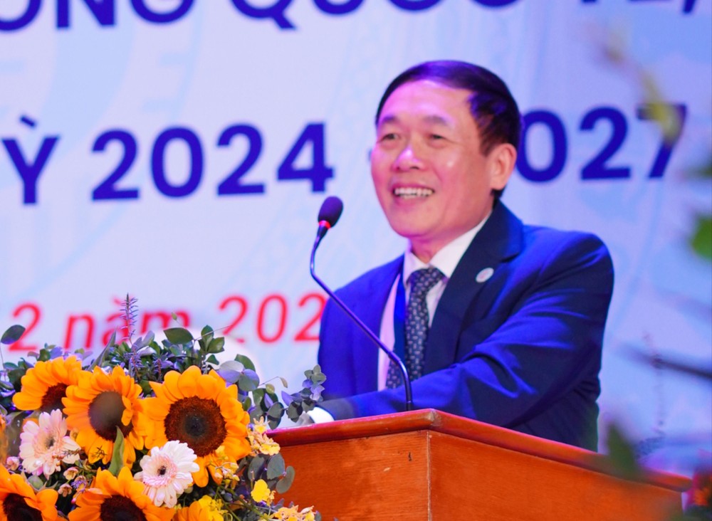 Tiến sĩ Trần Anh Hào - Phó Bí thư Đảng uỷ, Phó Hiệu trưởng Trường Quốc tế phát biểu chỉ đạo tại Đại hội 7R406207.JPG
