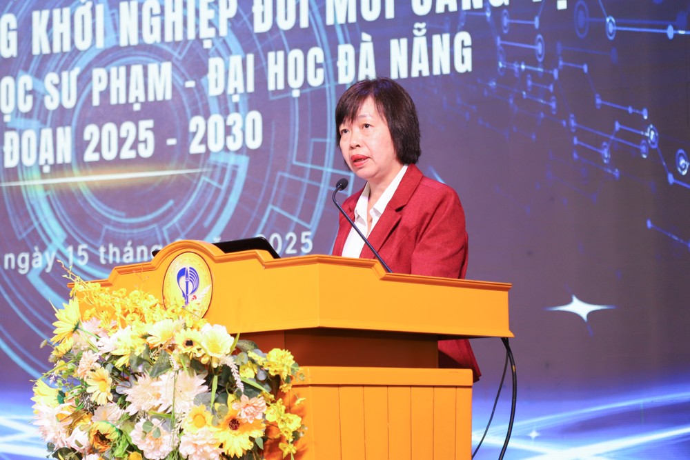 Bà Lê Thị Thục – Phó Giám đốc Sở Khoa học và Công nghệ Thành phố Đà Nẵng bày tỏ tin tưởng hoạt động nghiên cứu, khởi nghiệp và đổi mới sáng tạo của Trường Đại học Sư phạm - Đại học Đà Nẵng sẽ phát triển và góp phần vào sự phát triển kinh tế, xã hội của thành phố IMG_3986.jpg