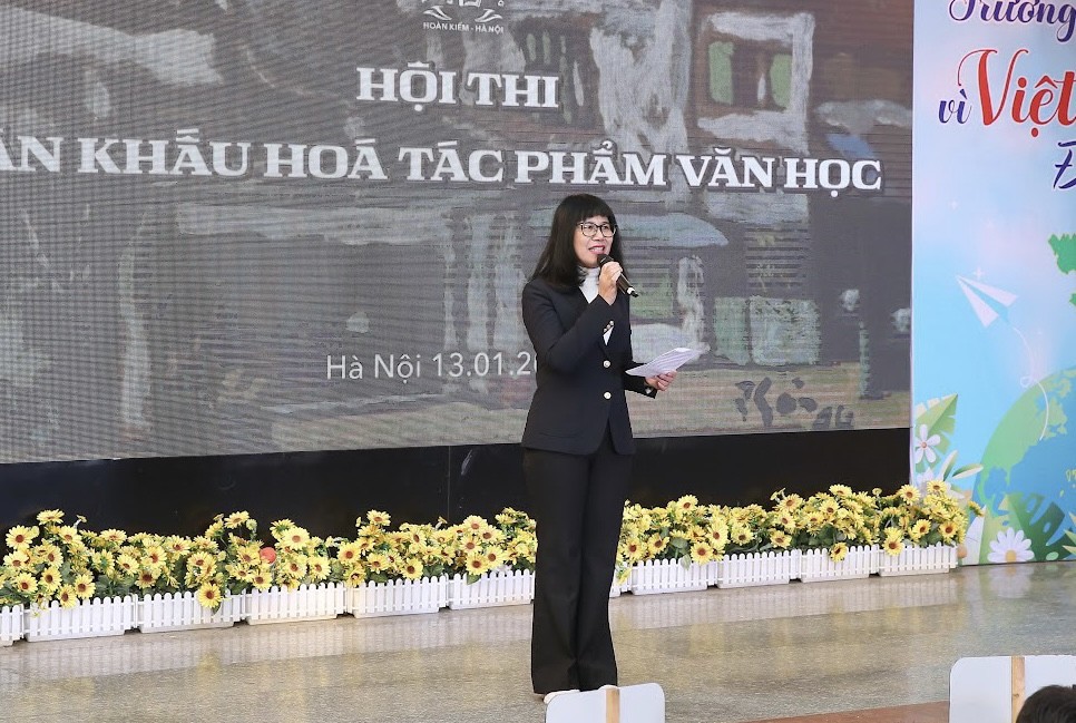 Cô Nguyễn Thị Vân Hồng - Hiệu trưởng Trường Trung học cơ sở Chương Dương (Hoàn Kiếm, Hà Nội). Ảnh: NVCC IMG_8217.jpg