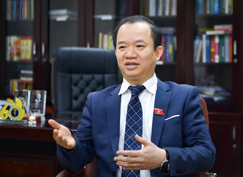 Ông Bùi Hoài Sơn – Ủy viên thường trực Ủy ban Văn hoá, Giáo dục của Quốc hội, Đại biểu Quốc hội. Ảnh: Cổng thông tin điện tử Quốc hội. 240220231233-z4127289105648_fdef46f338d3e505a14fd58635045f5f.jpg