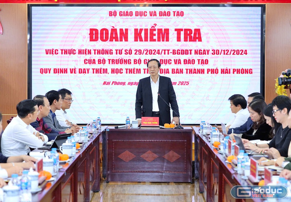 Thứ Trưởng Phạm Ngọc Thưởng làm việc với Sở Giáo dục và Đào tạo Hải Phòng về thực hiện Thông tư 29. (Ảnh: LT) GDVN_kiem-tra-tt29-9.jpg