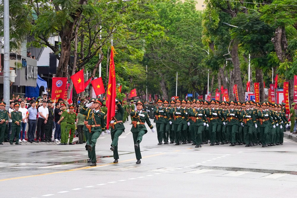 Chương trình Duyệt đội ngũ và Diễu hành quần chúng tại Hải Phòng diễn ra với 48 khối tham gia (Ảnh: CTV) hp-dieu-hanh-22.jpeg