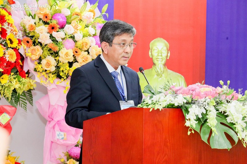 Phó Giáo sư, Tiến sĩ Trần Trung Tính - Hiệu trưởng Trường Đại học Cần Thơ. Ảnh website trường. thầy tính cần thơ.jpg