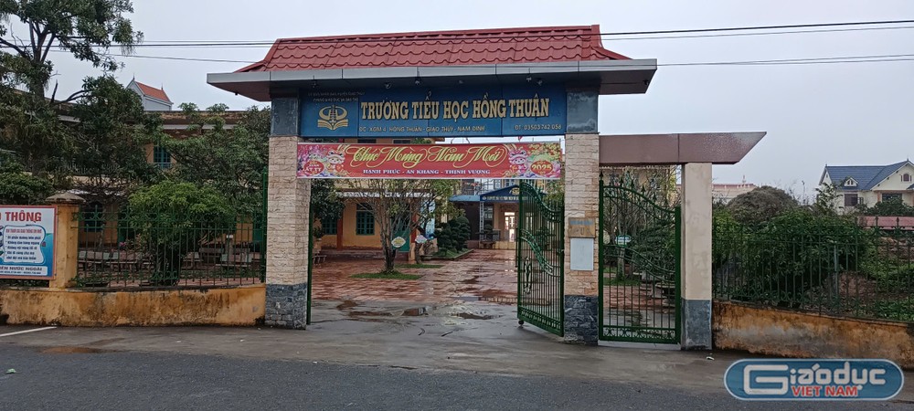 Điểm trường A - Trường Tiểu học Hồng Thuận. Nơi đây là trụ sở hoạt động chính của nhà trường. (Ảnh: NVCC) gdvn_truong-tieu-hoc-hong-thuan-nam-dinh (2).jpg