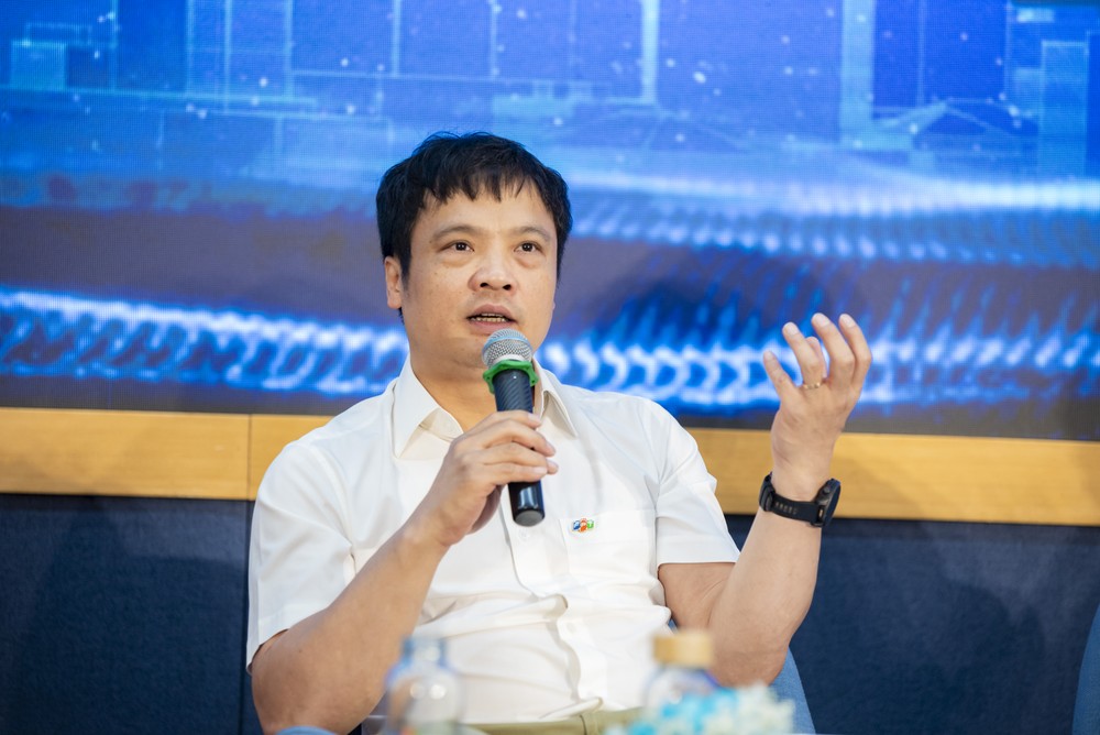 Ông Nguyễn Văn Khoa – Chủ tịch VINASA, Phó Chủ tịch Hội doanh nhân trẻ Việt Nam, Phó Chủ tịch ASOCIO, Tổng Giám đốc Tập đoàn FPT. Ông Nguyễn Văn Khoa - Tổng Giám đốc Tập đoàn FPT.JPG