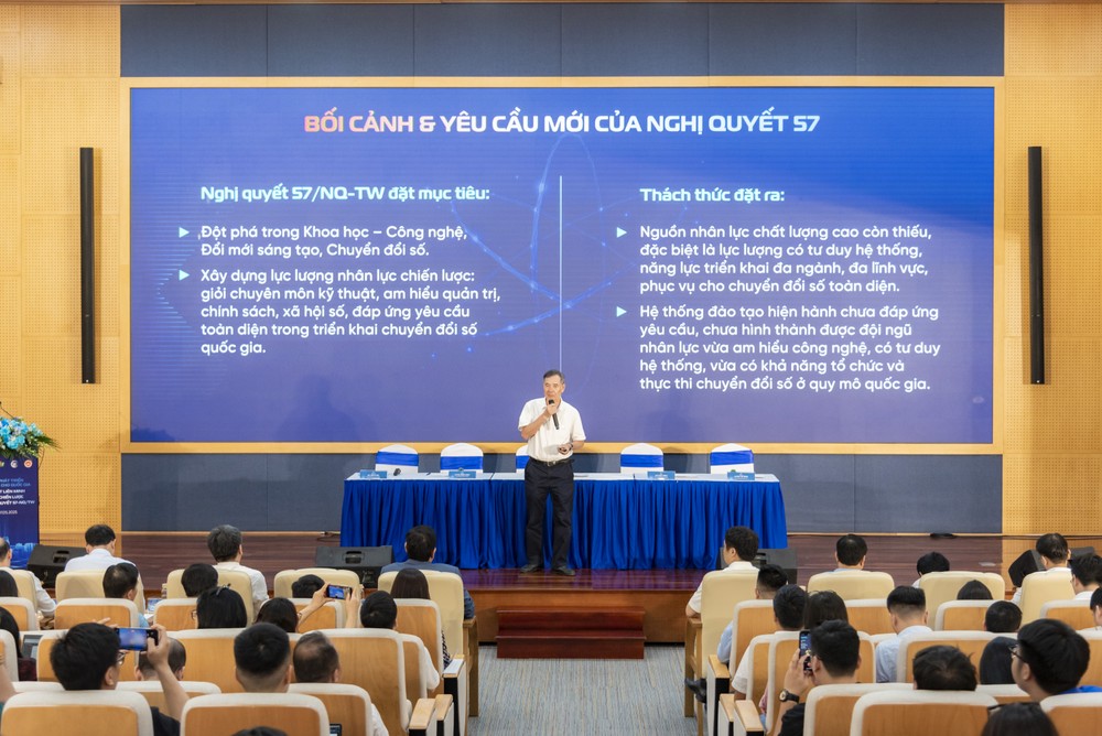Tiến sĩ Lê Trường Tùng chia sẻ tại Diễn đàn phát triển nguồn nhân lực - xung lực mới thực thi Nghị quyết 57/NQ-TW. TS Lê Trường Tùng – Chủ tịch Hội đồng trường Trường ĐH FPT công bố chương trình đào tạo lực lượng dự bị chiến lược của Trường Đại học FPT, gọi tắt là chương trình KS57..JPG