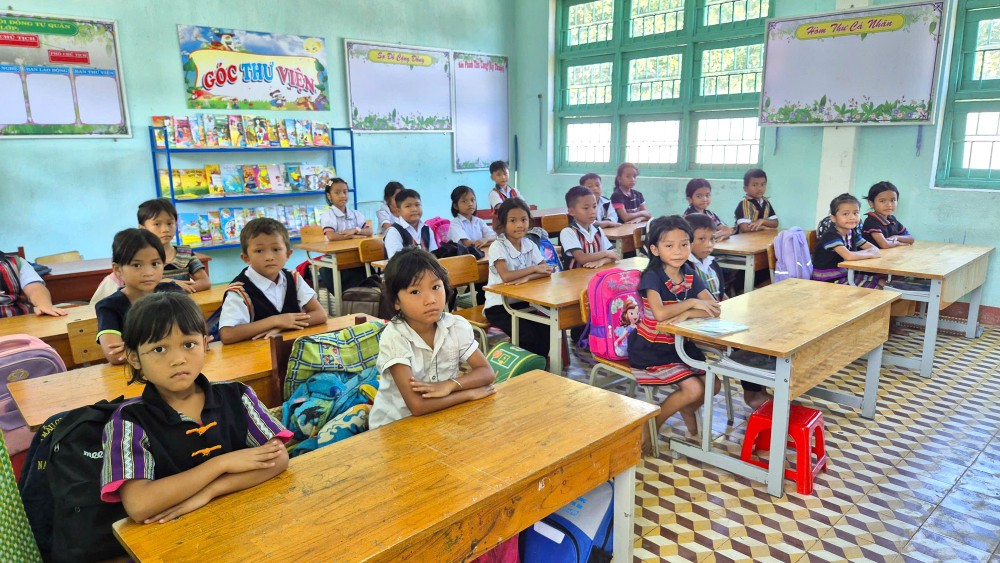Học sinh vùng biên giới đa số là con em đồng bào dân tộc thiểu số. (Ảnh minh hoạ: Cổng thông tin điện tử Chính phủ) nam-172514171295863679594.jpg