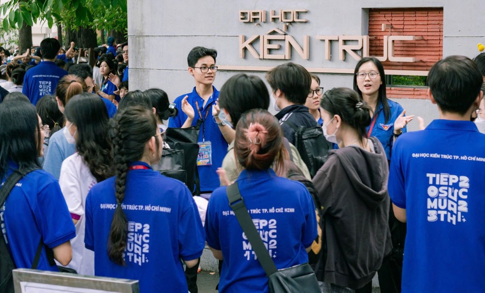 Sinh viên hệ vừa làm vừa học cũng được xem xét trao học bổng khuyến khích học tập. (Ảnh: Website Trường Đại học Kiến trúc Thành phố Hồ Chí Minh). z6569638425366_1a4b75c0cfba97d6dc1d98cae87015c0.jpg