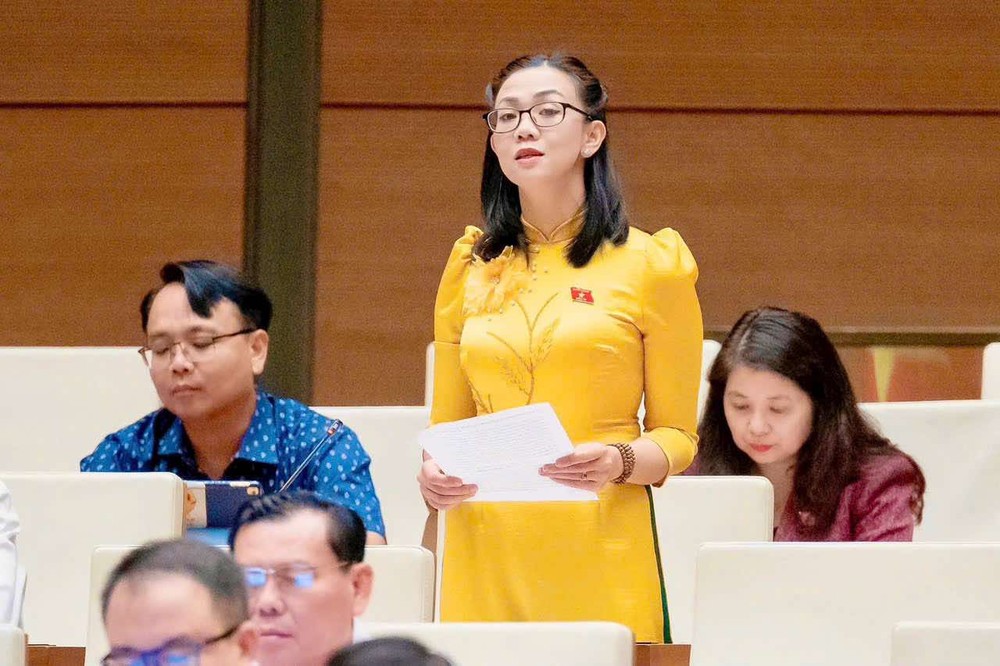 Đại biểu Quốc hội Trịnh Thị Tú Anh - Đoàn Đại biểu Quốc hội tỉnh Lâm Đồng. (Ảnh: quochoi.vn) dbqh trinh thi tu anh.jpg